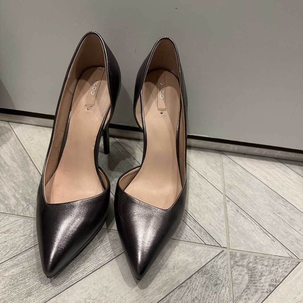 Aldo Metallic Heels excellent condition